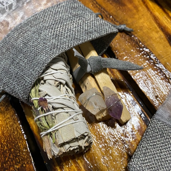 Smudge Kit - Picture 2 of 5